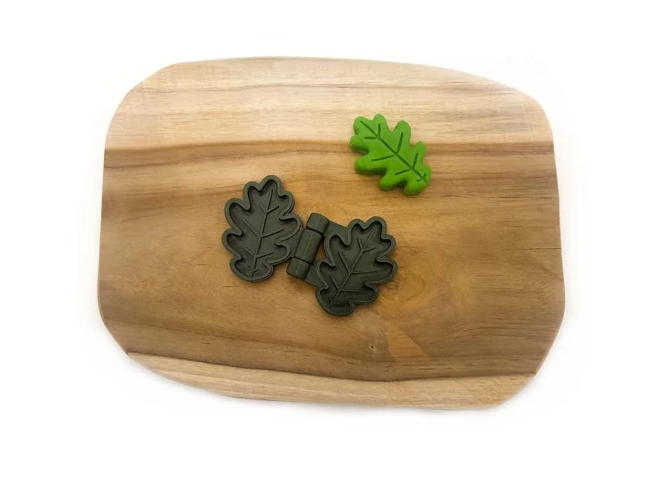 Tvořítko dubový list